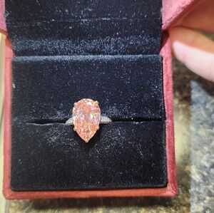 7 Carat Fancy Vivid Pink Pear Cut IGI diamond Ring!